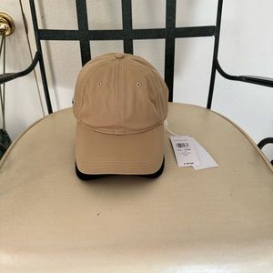 Lacoste hat. Beige/cream/tan